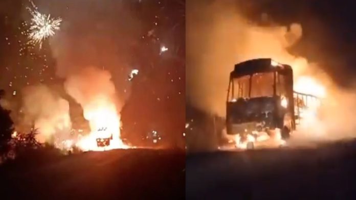 पटाखों से भरे ट्रक में आग