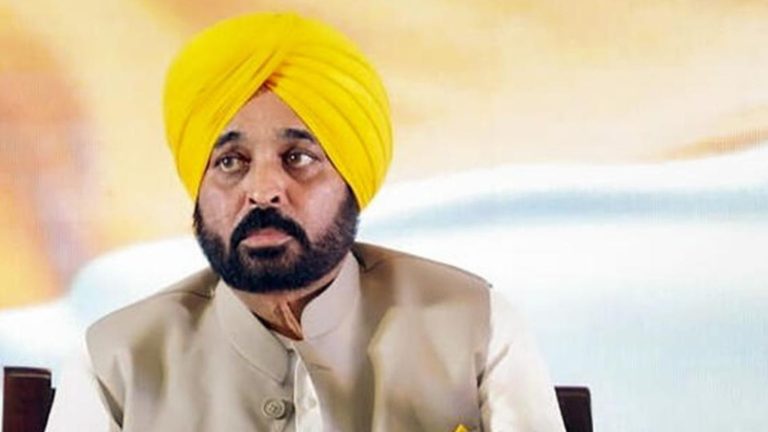 केजरीवाल की अगवानी और एयरक्राफ्ट लेने में व्यस्त हैं सीएम भगवंत मान, पंजाब पर दिन प्रतिदिन बढ़ रहा कर्ज