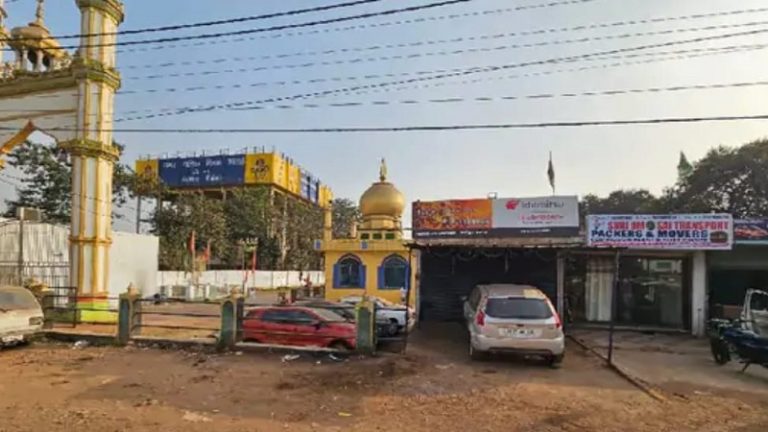 दरगाह की आड़ में कब्जाई करोड़ों की जमीन, खड़ा किया मस्जिद: छत्तीसगढ़ में करबला कमेटी पर आरोप, अधिकारी ने ‘राजनैतिक दबाव’ को बताया कार्रवाई न करने की वजह