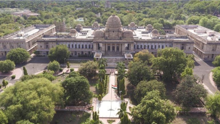 26 साल की ‘कच्ची उम्र’ का मर्द, लड़की 13 साल की… महिला जज ने इनके बीच सेक्स को नहीं माना वासना, कहा प्रेम में बने यौन संबंध