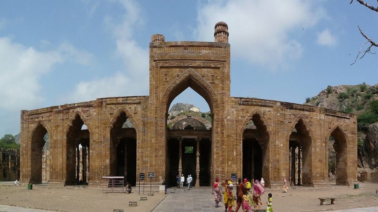 ‘अजमेर की मस्जिद में फिर से गूँजेंगे मंत्र’: अब ‘ढाई दिन का झोपड़ा’ की बारी, संस्कृत कॉलेज और मंदिर को इस्लामी आक्रांताओं ने किया था ध्वस्त