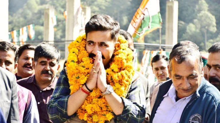 कॉन्ग्रेस ने राम मंदिर से किया किनारा, पर अयोध्या जाएँगे हिमाचल के मंत्री विक्रमादित्य सिंह: कहा- मैं हिंदू, प्राण-प्रतिष्ठा में उपस्थित रहना मेरी जिम्मेदारी