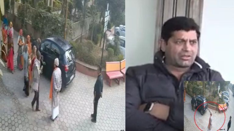 कॉन्ग्रेस नेता ने हिन्दू कार्यकर्ताओं को सोसाइटी से निकाला, राम मंदिर का ‘अक्षत निमंत्रण’ देने आए थे: CCTV में कैद हुई घटना