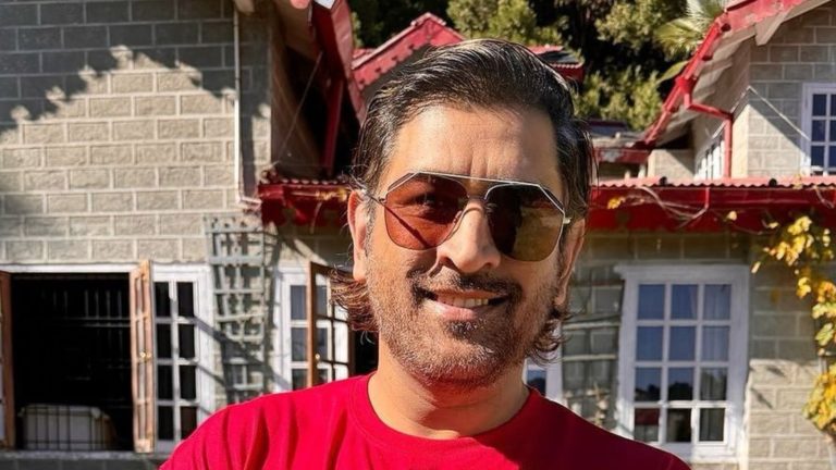 क्रिकेट अकादमी खोलने के नाम पर MS धोनी संग हुई 15 करोड़ रुपए की धोखाधड़ी, कैप्टन कूल ने पूर्व बिजनेस पार्टनर्स के खिलाफ दर्ज कराया क्रिमिनल केस
