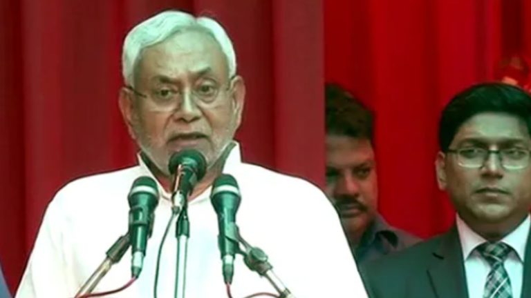 सुबह इस्तीफा-शाम शपथ… मुख्यमंत्री पद छोड़ कर फिर से मुख्यमंत्री बने नीतीश कुमार: PM मोदी बोले – लोगों की आकाँक्षाओं को पूरा करेगी NDA सरकार