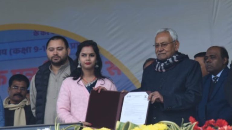 बिहार के महागबंधन में ठीक नहीं है सब कुछ: तेजस्वी के सामने CM नीतीश ने लालू-राबड़ी शासन की गिनवाई खामियाँ, हाशिए पर दिखे DyCM