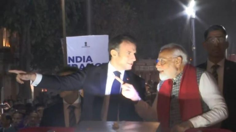 पीएम मोदी ने राष्ट्रपति मैक्रों के साथ जयपुर में किया रोड शो, दुकान में जाकर साथ में चाय पी: उपहार में दिया राम मंदिर का मॉडल