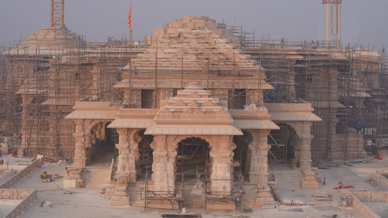 5 मंडप, 392 खंभे, 44 द्वार… नागर शैली से बना है 1000 साल तक टिकने वाला राम दरबार: प्राण-प्रतिष्ठा से पहले जान लें अयोध्या मंदिर की हर एक बात