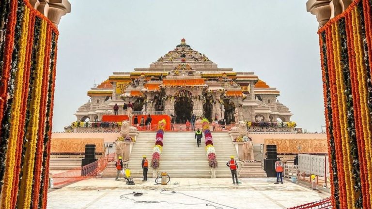 अयोध्या के राम मंदिर में PM मोदी, आ गई प्राण प्रतिष्ठा की बेला