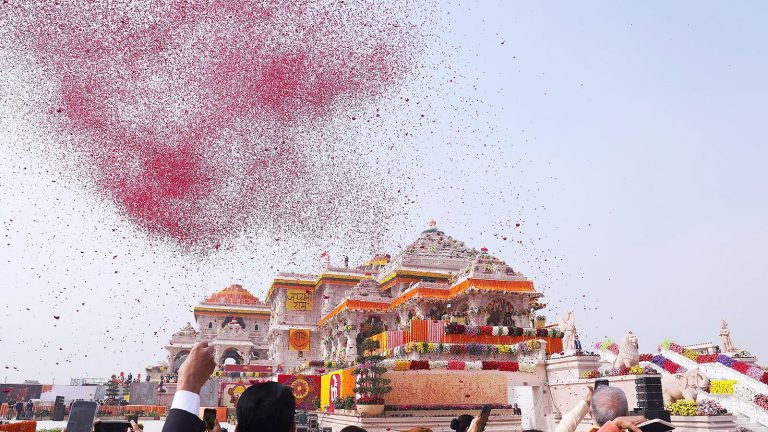 ताजुद्दीन ने राम मंदिर को ‘बाबरी मस्जिद’ बता कर लगा दिया पाकिस्तानी झंडा, अपना एड्रेस बता कर राम-सीता को गाली दे रहे शख्स को यूपी पुलिस ने उठाया