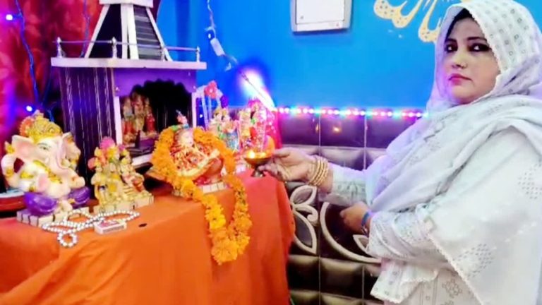 ‘बहुत रामभक्त बनती है ना……’: घर में राम दरबार लगाने पर मुस्लिम महिला को कट्टरपंथियों की धमकी, पहले भी हो चुकी है फायरिंग, बेटी को लगी थी गोली