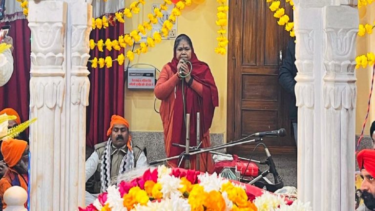 भाजपा सांसद निरंजन ज्योति की गाड़ी की अपहरण की कोशिश, गनर को धक्का देकर गाड़ी लेकर युवक ने भागने की कोशिश की: यूपी में मामला दर्ज