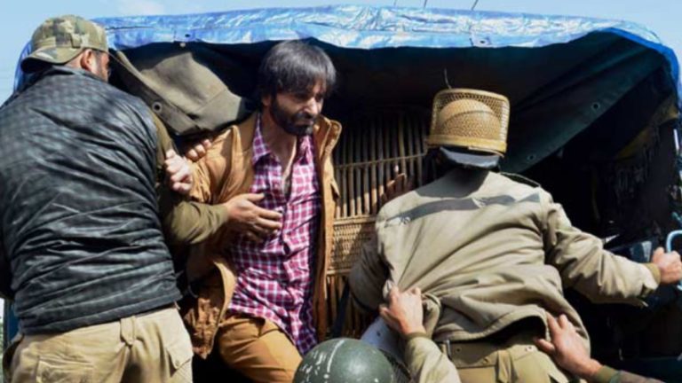 जो आतंकी रवीश कुमार के लिए ‘सर’, इंडिया टुडे के लिए ‘यूथ आइकॉन’, कॉन्ग्रेस सरकार के लिए ‘मेहमान’… उसको कोर्ट में गवाह ने पहचाना