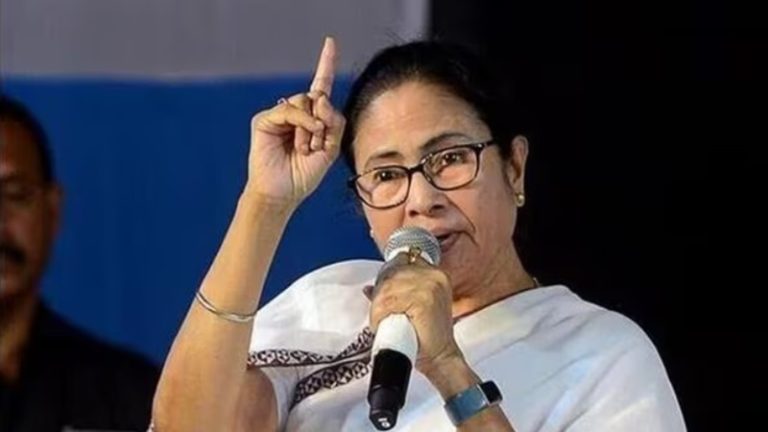‘चिकन नेक बंद कर पूर्वोत्तर का रास्ता काटेंगी, आतंकियों को बसाएँगी’: BJP नेता ने कहा- सत्ता के लिए कुछ भी कर सकती हैं ममता बनर्जी, राज्यपाल को लिखी चिट्ठी