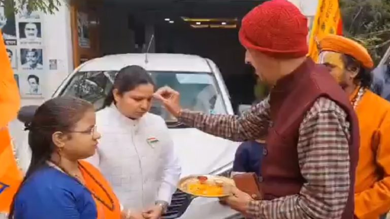 ‘श्रीराम हम सबके पूर्वज, धर्म बदलने से पुरखे नहीं बदलते’: ‘रामज्योति’ के लिए भगवा पहन अयोध्या निकलीं मुस्लिम महिलाएँ, सरयू का पवित्र जल भी लाएँगी