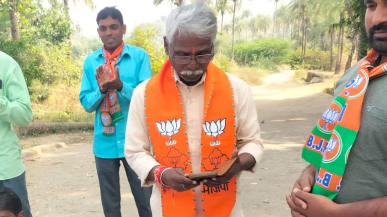 4 बार के MLA, अब राजस्थान के मंत्री… लेकिन घर आज भी कच्चा: पुनिया ने दिखाई बाबूलाल खराड़ी की सादगी, कहा – ये RSS से मिले संस्कार