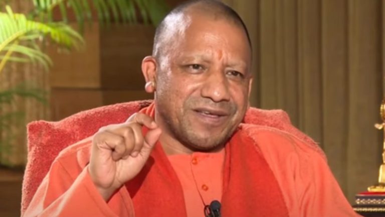 दिल्ली की रेस, महाकुंभ की भगदड़, औरंगजेब… CM योगी ने एक मंच से सारे सवालों के जवाब किए क्लियर, कहा- लखनऊ से गोरखपुर जाने को उत्सुक हूँ