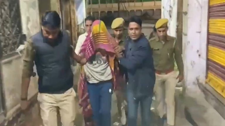 केरल से ₹45 लाख चुरा कर अजमेर के दरगाह क्षेत्र में छिपे दानिश-शहजाद, पकड़ने आई पुलिस टीम पर की फायरिंग-मारा पेचकस: IPS अधिकारी घायल