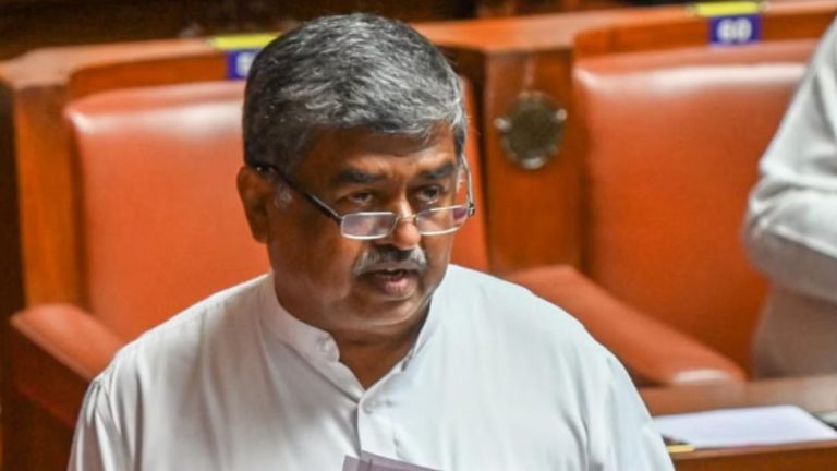 ‘उनके लिए पाकिस्तान दुश्मन देश, हमारे लिए पड़ोसी’: कर्नाटक में कॉन्ग्रेस MLC के विवादित बोल, बीजेपी ने कहा- आज भी निभाई जा रही नेहरू-जिन्ना की दोस्ती