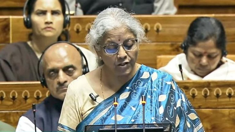मोदी सरकार गरीबों को देगी 2 करोड़ आवास, 300 यूनिट बिजली भी मुफ्त… बजट 2024 में जानें और क्या है खास, ₹1 लाख करोड़ युवाओं के नाम