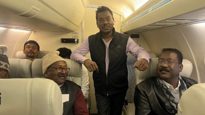 चंपई सोरेन व अन्य