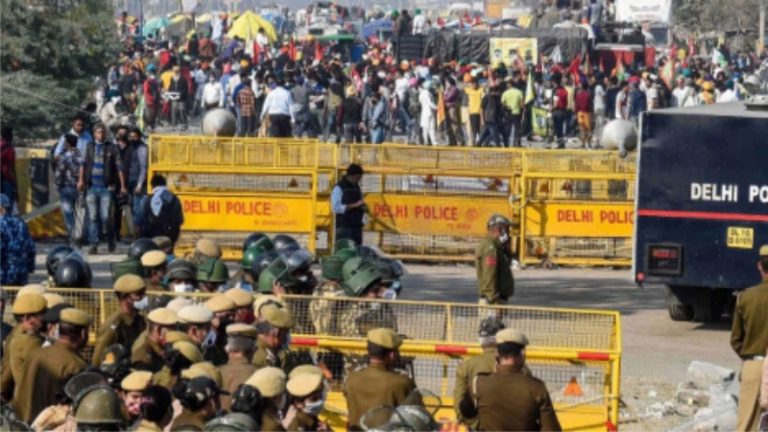 किसान आंदोलन को लेकर दिल्ली पुलिस सतर्क: सीलमपुर सहित कई इलाकों में धारा 144 लागू, बॉर्डर पर बैरिकेंडिग