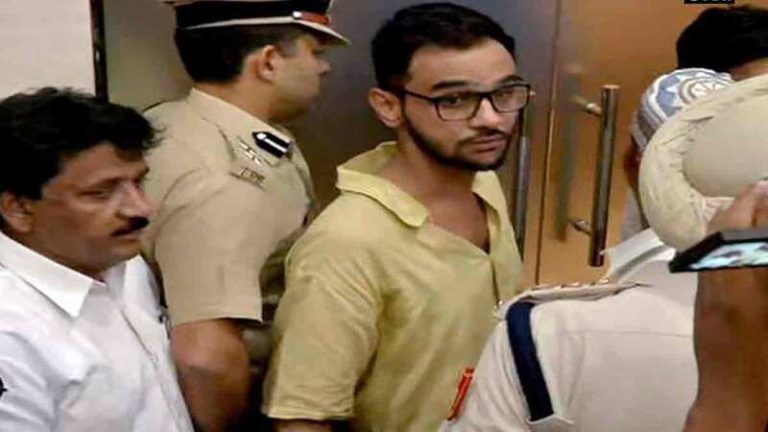 उमर खालिद ने सुप्रीम कोर्ट से वापस ली अपनी जमानत अर्जी, दिल्ली दंगों में जेल में है बंद: वकील कपिल सिब्बल बोले – हालात में बदलाव के कारण लिया फैसला