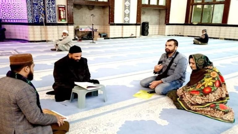 अब सिख लड़की ने पाकिस्तान जाकर कबूला इस्लाम, नाम रखा जैनब: जिस मदरसे में किया निकाह, वहाँ 2000 गैर मुस्लिमों का धर्मांतरण