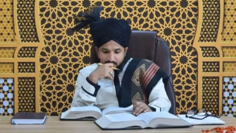 ‘मुहम्मद का गुलाम आएगा, मस्जिद को पाक करेगा और फिर अजान की आवाज गूँजेगी’: मुफ्ती अजहरी पर एक और FIR, ‘कुत्तों का वक्त’ पर हुआ था गिरफ्तार