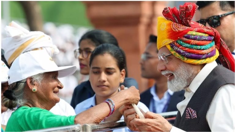 पीएम मोदी की महत्वाकांक्षी ‘लखपति दीदी योजना’: अंतरिम बजट में 2 करोड़ का लक्ष्य अब बढ़कर 3 करोड़, 1 करोड़ महिलाएँ बन चुकी हैं लखपति