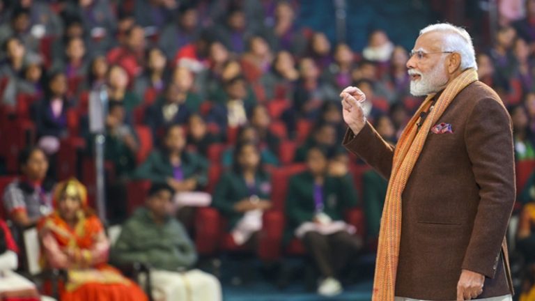 देश भर में 47 जगहों पर रोजगार मेला, PM मोदी ने 1 लाख को दिए नौकरी के लेटर: ;कर्मयोगी भवन’ की रखी आधारशिला, कहा- भर्ती प्रक्रिया अब पूरी तरह पारदर्शी