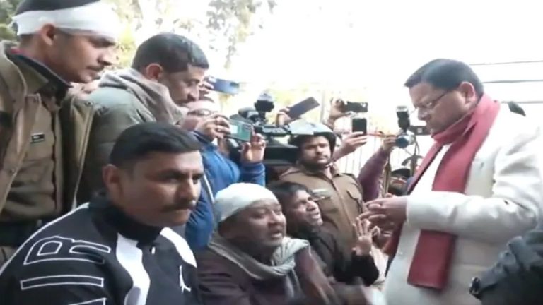 हल्द्वानी पहुँचे CM धामी, कहा- चलता रहेगा बुलडोजर: दंगों को लेकर अब तक 5000 पर केस, 19 नामजद-4 गिरफ्तार