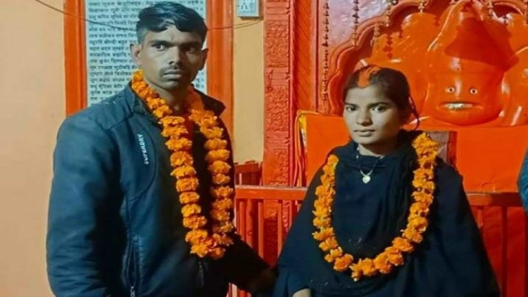 ‘नहीं पसंद था इस्लाम, हिंदू धर्म अच्छा लगता है’: रायबरेली की मंतशा ने की आशीष मौर्य से हनुमान मंदिर में शादी, लगे ‘जय श्रीराम’ के नारे