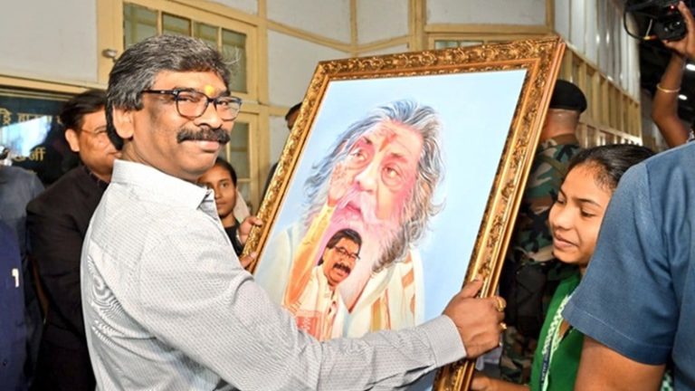 हेमंत सोरेन को सुप्रीम कोर्ट से भी झटका, ED गिरफ्तारी को दी थी चुनौती: शीर्ष अदालत ने कहा- सीधे यहाँ क्यों आए, हाई कोर्ट जाएँ