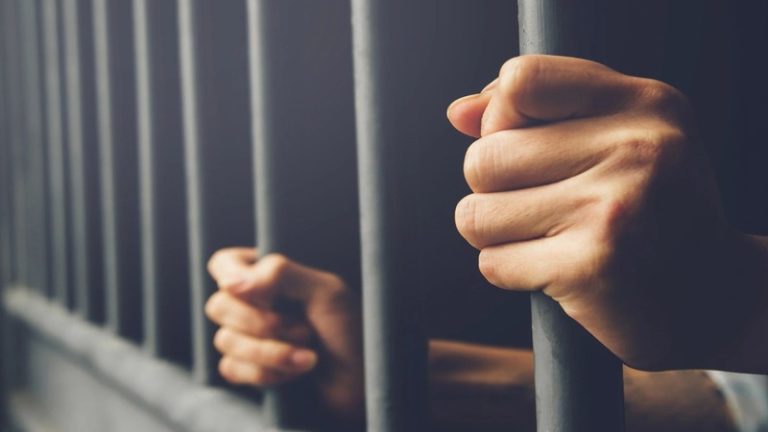 3 साल की बच्ची से रेप, अप्राकृतिक कुकृत्य भी… फिर हत्या: जिस अपराधी ने किया ऐसा, उसकी फाँसी की सजा को इलाहाबाद हाईकोर्ट ने उम्रकैद में बदली