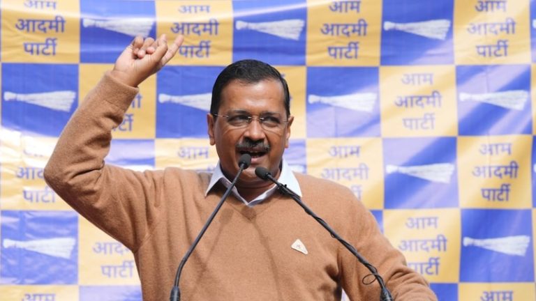 ‘गोलमोल जवाब दे रहे, न पासवर्ड बता रहे न ITR दिखाया’: ED ने माँगी रिमांड तो कोर्ट में ही ‘भाषण’ देने लगे CM केजरीवाल, कहा – जाँच की आड़ में चलाया जा रहा वसूली रैकेट