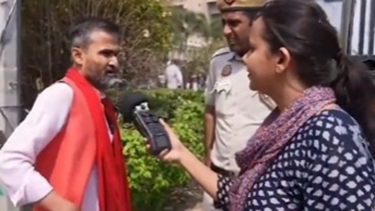 ‘दिल्ली पुलिस आप समर्थकों को पकड़ कर जंगल में छोड़ देती है, कैसे वापस आते’: वायरल वीडियो में पुलिस से बचने के लिए मासूम बनते AAP नेता ने ऑपइंडिया को समझाई अपनी सूझबूझ