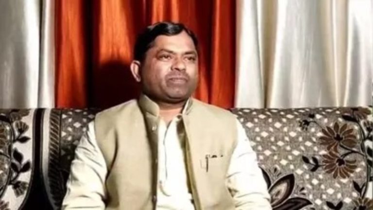 निर्दोष साबित होने तक नहीं लड़ूँगा चुनाव: अश्लील वीडियो वायरल मामले में बोले बाराबंकी सांसद, वापस ली दावेदारी