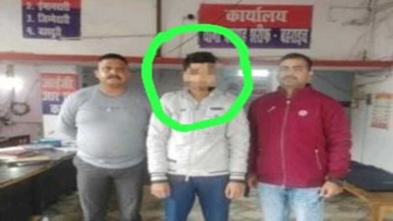 बड़ी बहन के साथ दुकान से लौट रही थी 5 साल की दलित बच्ची, 18 वर्षीय अब्दुल ने छीन कर किया रेप: हालात देख कर बेहोश हुई माँ… बहराइच पुलिस ने दबोचा