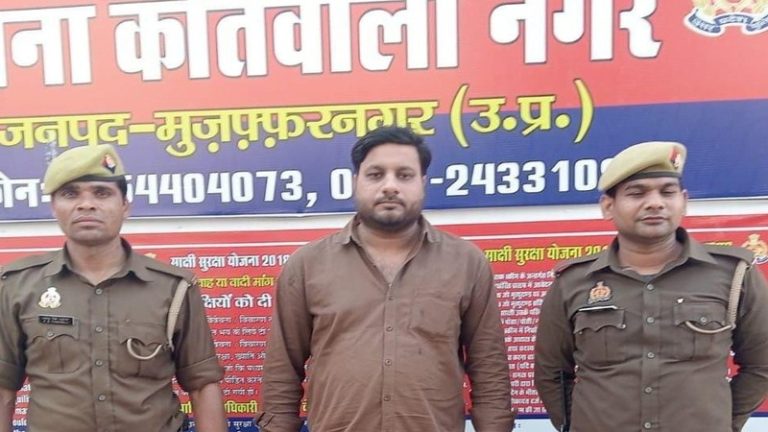 जिस आरिफ थानवी की बहन को पुलिस ने किया था सम्मानित, वही CAA के खिलाफ उड़ा रहा था अफवाह, ‘मर्दाना ताकत’ वाला क्लिनिक चलाता था झोलाछाप डॉक्टर