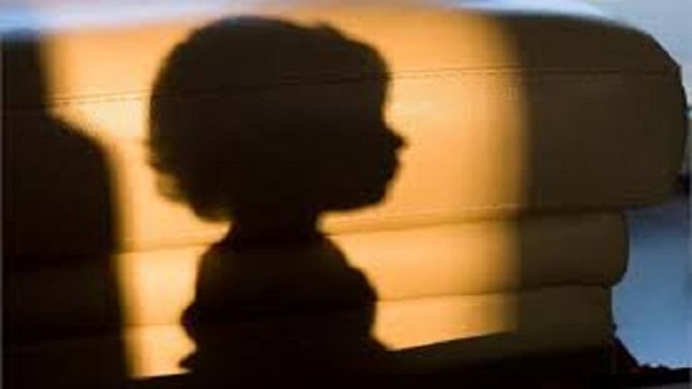 3 साल की बच्ची से रेप के बाद हत्या, प्राइवेट पार्ट पर नाखून और शरीर पर दाँतों के निशान: बाथरूम में ले गया था नाबालिग किशोर, सबूत मिटाने वाला चाचा भी गिरफ्तार