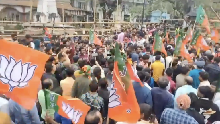 ‘रमजान है, इसीलिए हम अपना बंद वापस लेते हैं’: शाम के 4 बजे TMC का ऐलान, केंद्रीय मंत्री के काफिले पर गुंडों के हमले के बाद BJP का प्रदर्शन