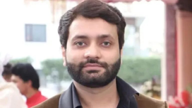 दिल्ली के जिम मालिक की शादी से कुछ घंटे पहले निर्मम हत्या: खुद के पिता ने 15 बार घोंपा चाकू, मारकर बोले- कोई पछतावा नहीं
