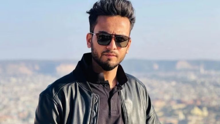 बिग बॉस OTT 2 का विनर Elvish Yadav गिरफ्तार, साँपों के जहर की तस्करी मामले में नोएडा पुलिस ने पूछताछ के बाद की कार्रवाई