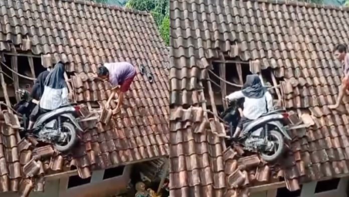 इंडोनेशिया, लड़कियों, छत, स्कूटी
