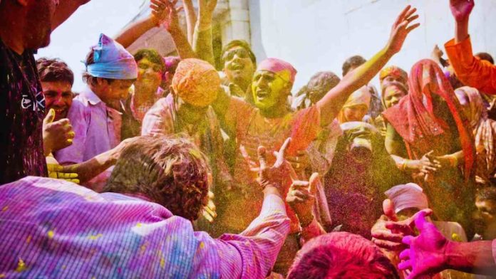 बेंगलुरु, होली, डांस