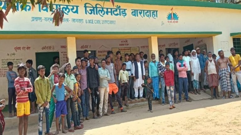 छात्राओं से छेड़खानी करता था टीचर अब्दुल हमीद, कई बार टोकने के बाद भी नहीं सुधरा: अब भेजा गया जेल, शिकायत करने वाले अभिभावकों को मिल रही धमकियाँ