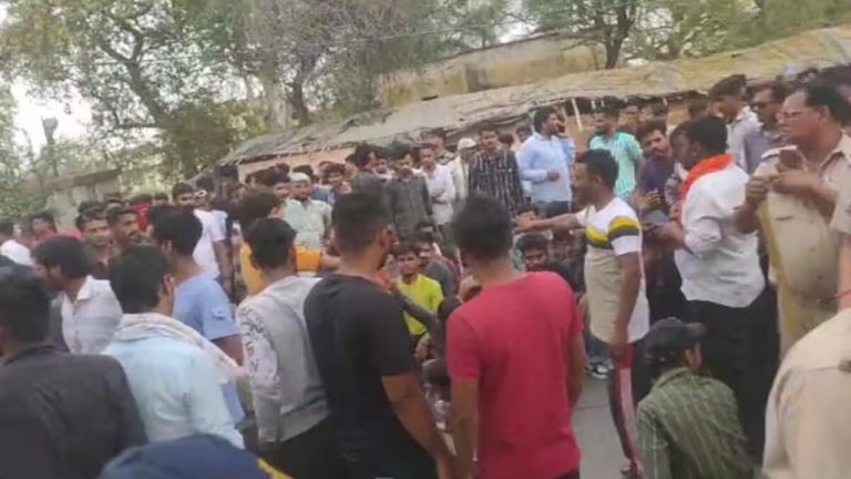 कोटा में जुमे की शाम राम बारात पर हमला, कई लोग घायल: मस्जिद के सामने DJ को तोड़ा, लैपटॉप भी छतिग्रस्त