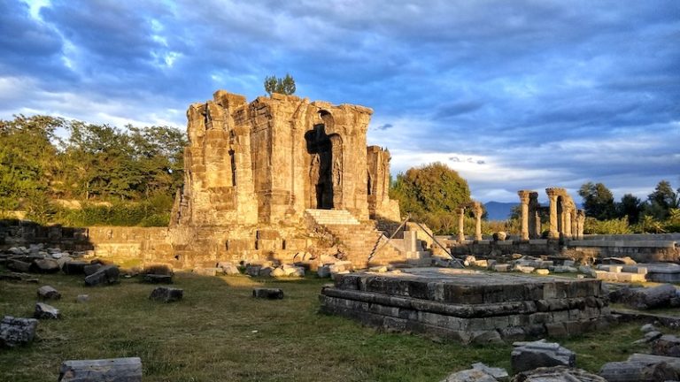 600 साल बाद होगा मार्तण्ड सूर्य मंदिर का जीर्णोद्धार, जम्मू कश्मीर सरकार ने बुलाई बड़ी बैठक: सिकंदर शाह मीरी ने तोड़ा था, बॉलीवुड ने बताया ‘शैतान की गुफा’