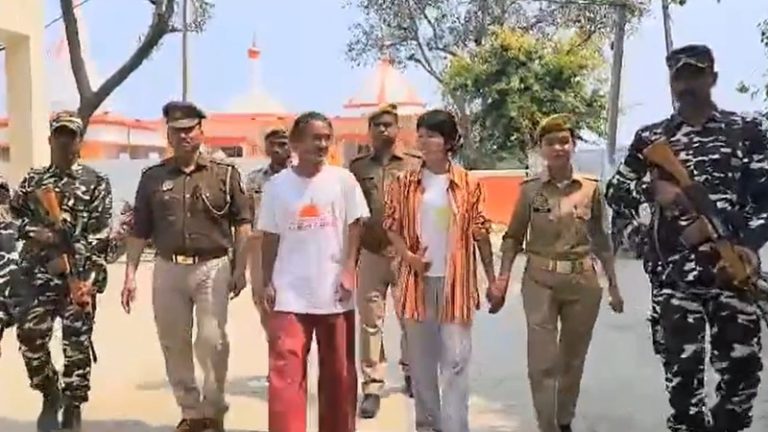 नेपाल के रास्ते हो रही थी भारत में घुसपैठ, SSB-यूपी पुलिस ने 1 महिला सहित 2 चीनियों को दबोचा: मोबाइल, सिम सहित अन्य कागजात बरामद
